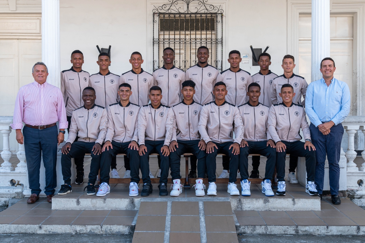 Felicitaciones, orgullo de la familia corazon